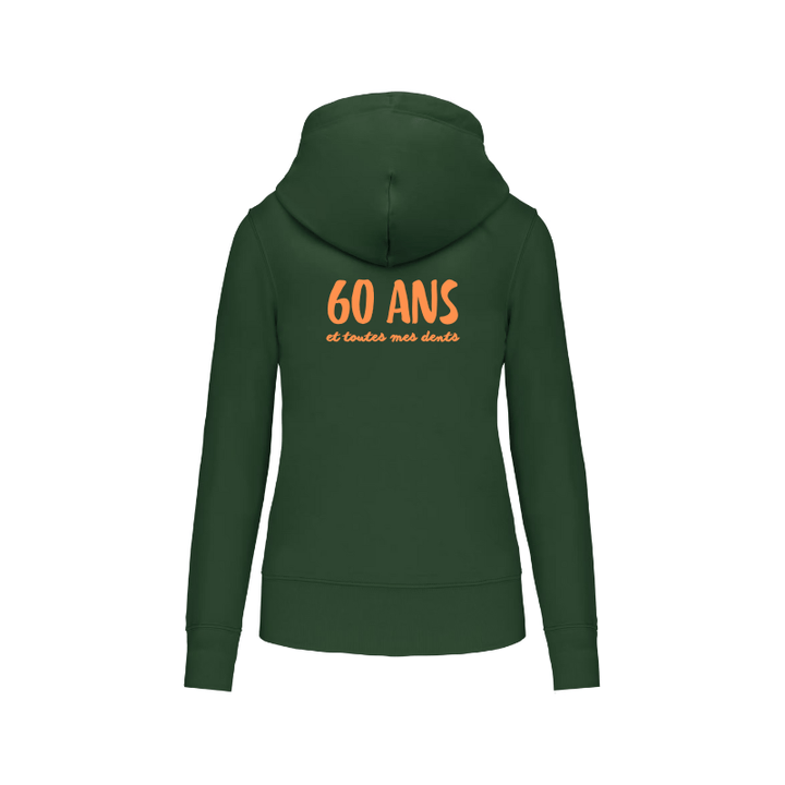 Sweat vert forêt à capuche avec une personnalisé dans le dos. Marquage dans notre atelier à Douvres-la-Délivrande