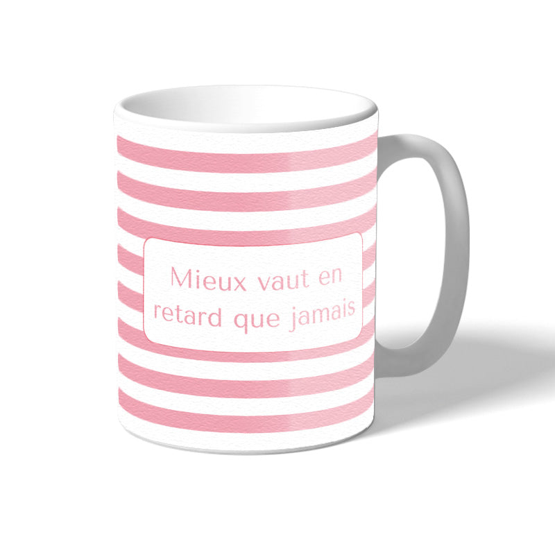 Mug blanc avec des designs colorés et humoristiques