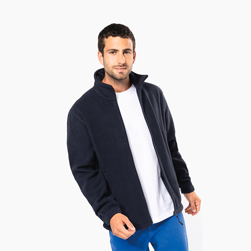 Homme avec une veste polaire unisexe personnalisée